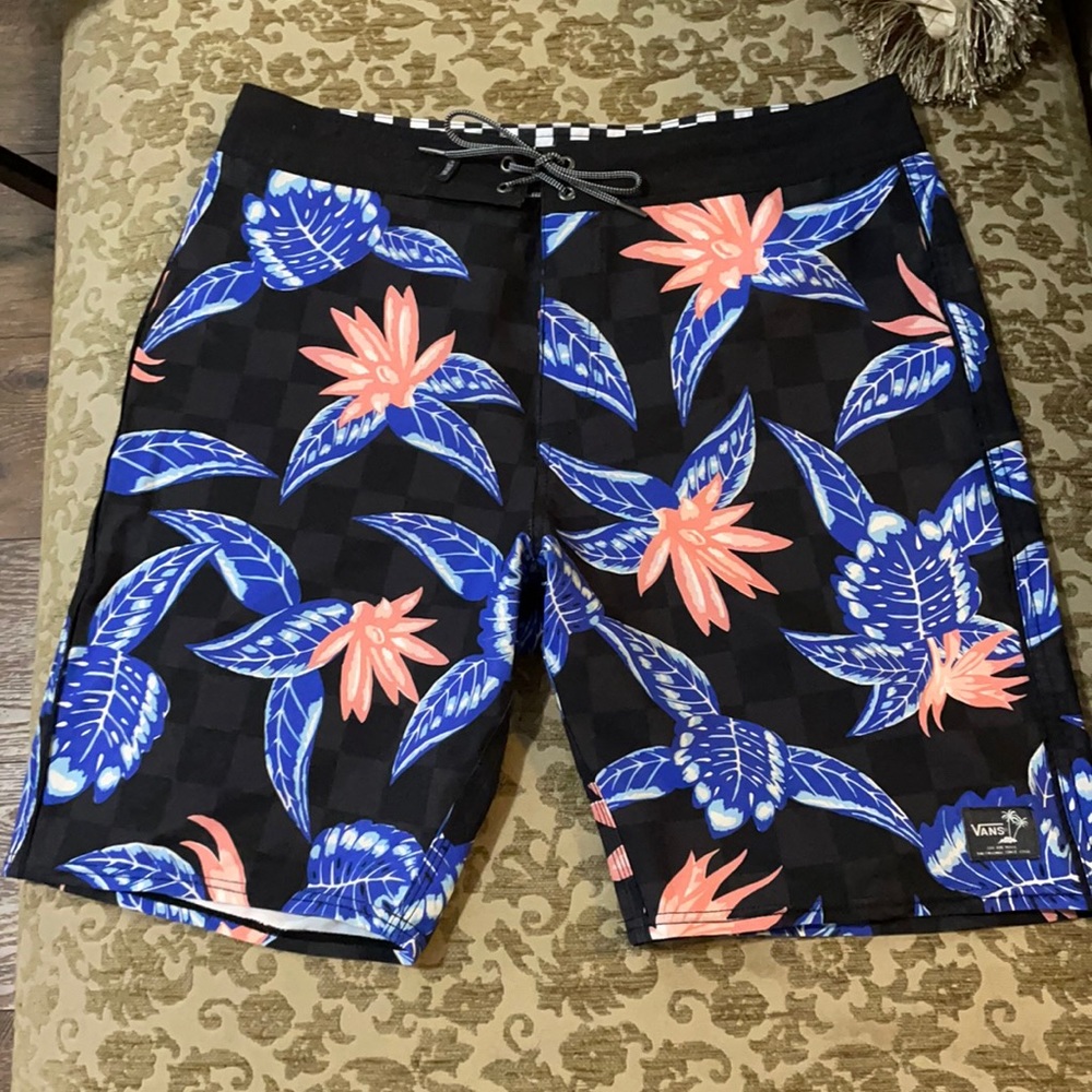 Vans Size 34 Board Shorts 19”